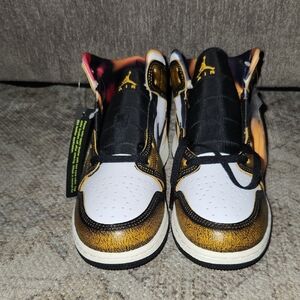 Jordan 1s High-Top Sneakers in Black/Gold/White